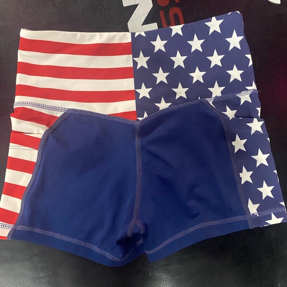Curves and combat boots American flag athletic shorts small - Picture 2 of 3